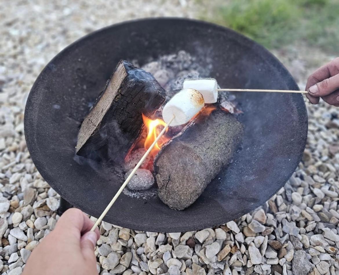 Peggy'S Hut Ξενοδοχείο Astbury Εξωτερικό φωτογραφία